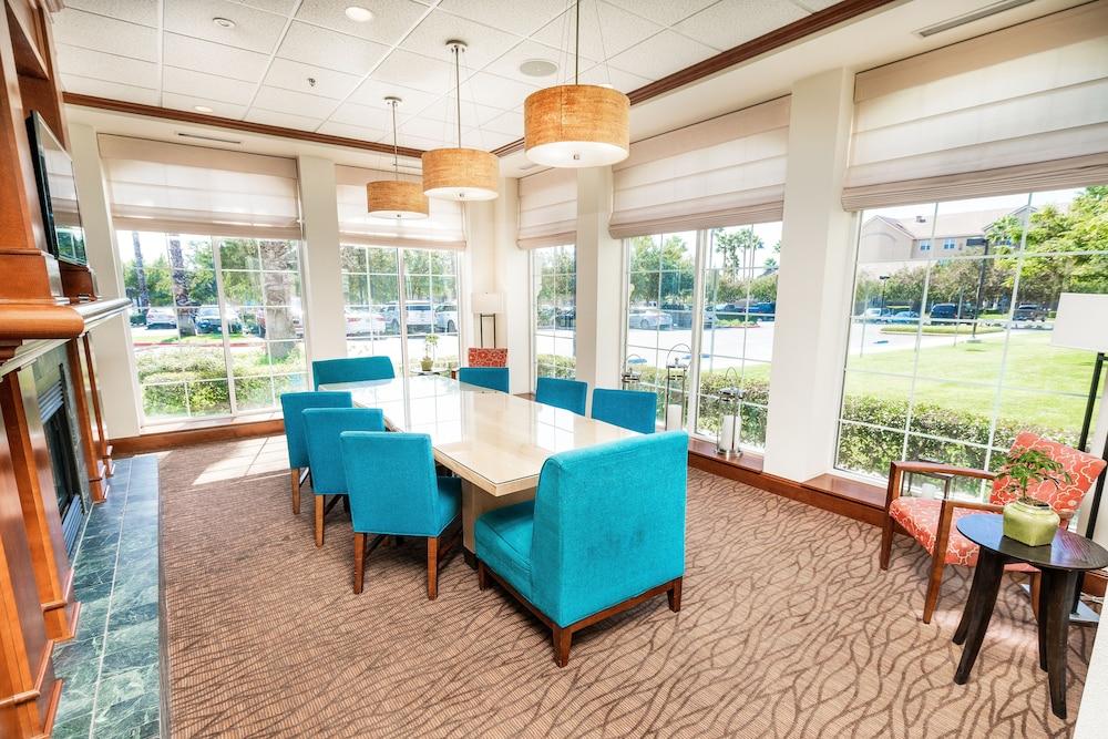 Hilton Garden Inn Ontario Ранчо-Кукамонга Экстерьер фото