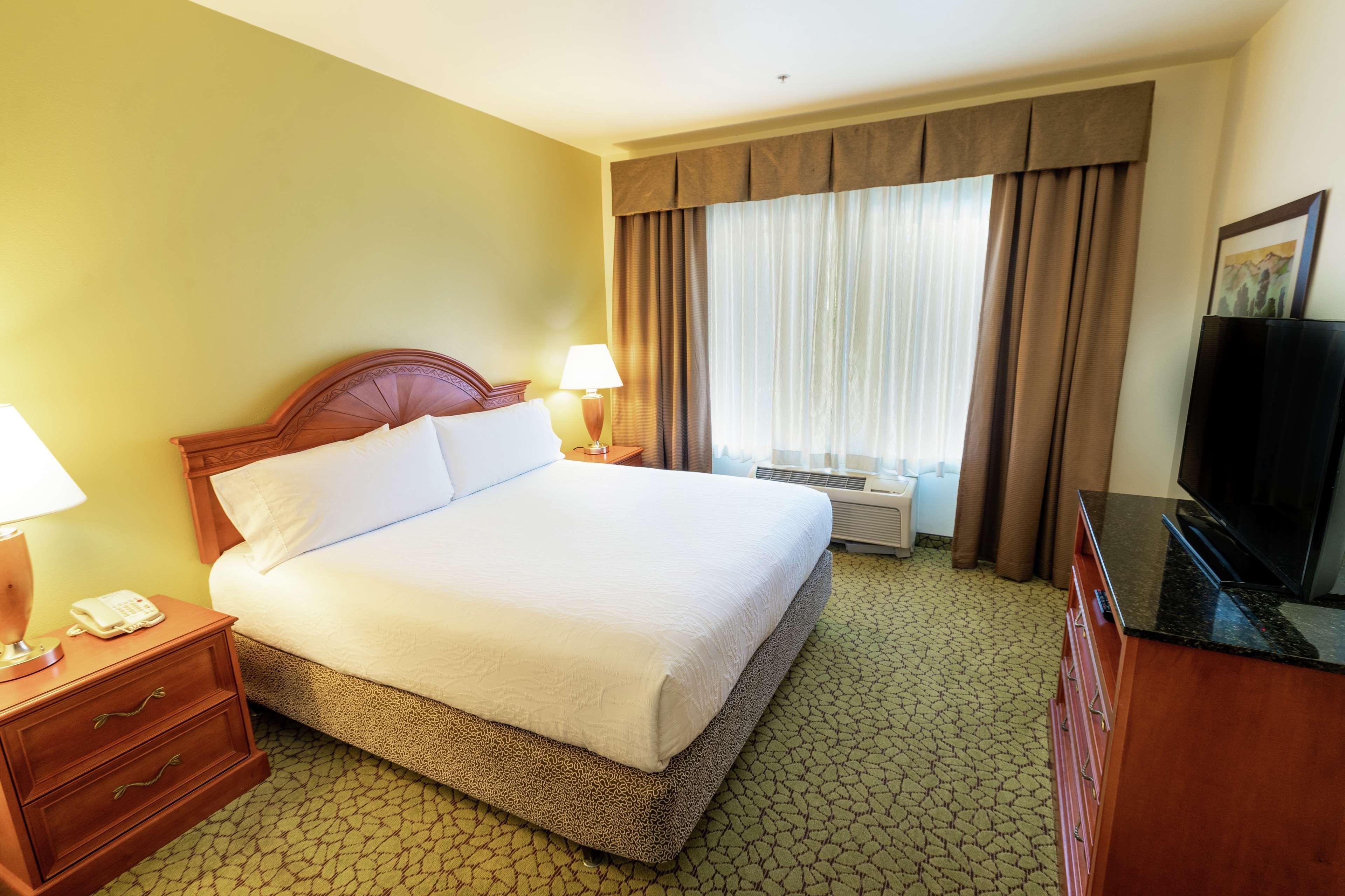 Hilton Garden Inn Ontario Ранчо-Кукамонга Экстерьер фото