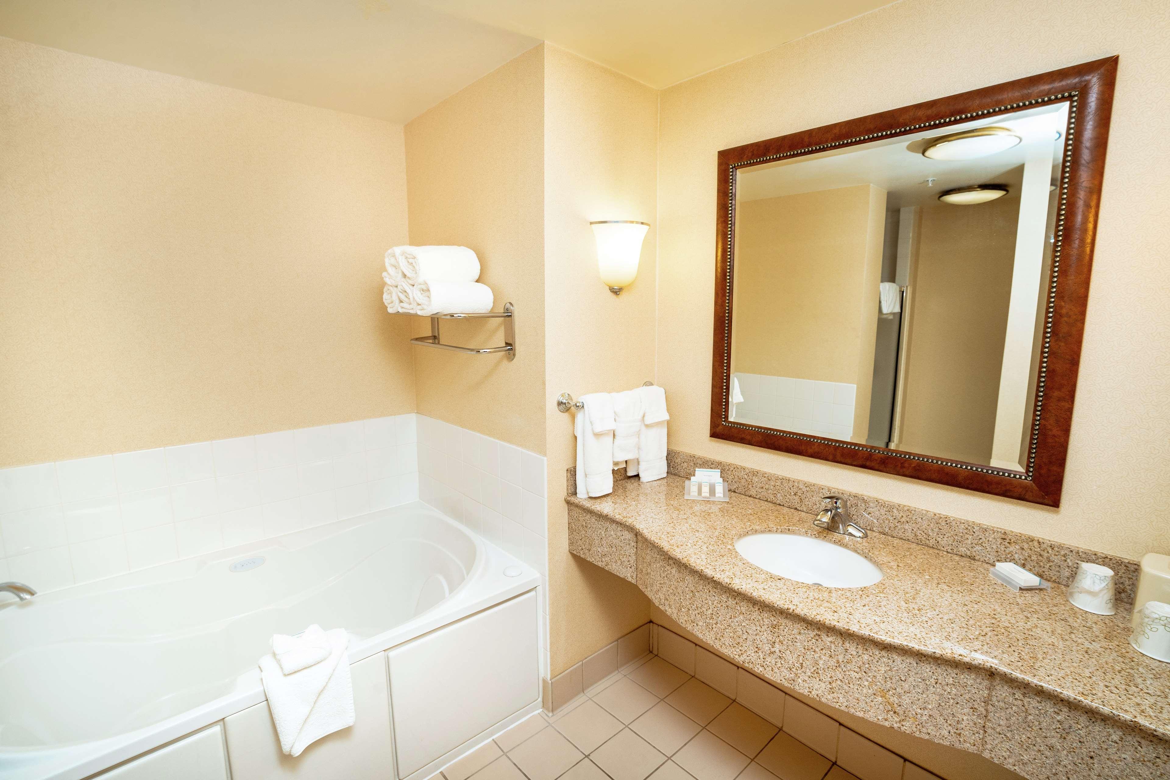Hilton Garden Inn Ontario Ранчо-Кукамонга Экстерьер фото