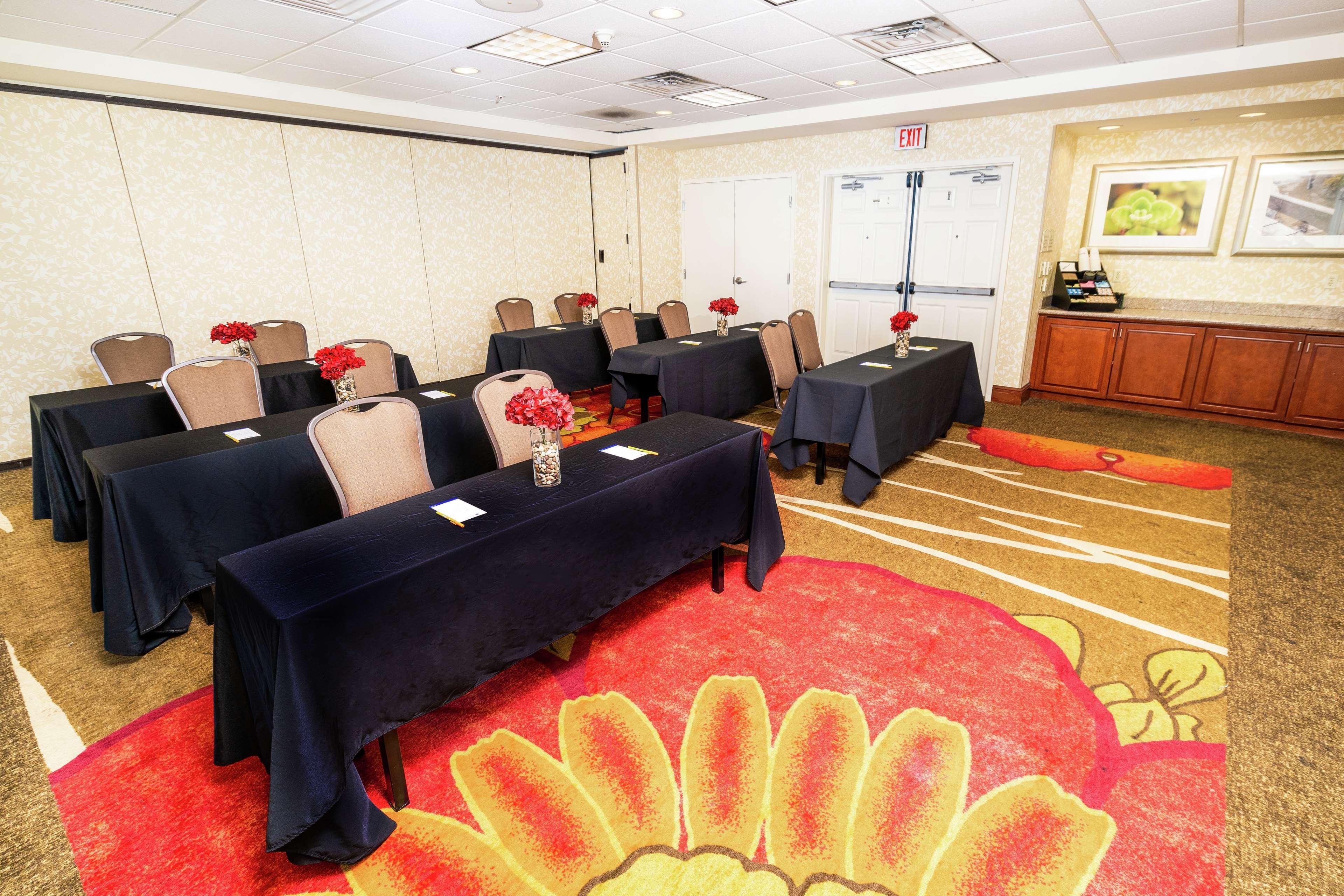 Hilton Garden Inn Ontario Ранчо-Кукамонга Экстерьер фото
