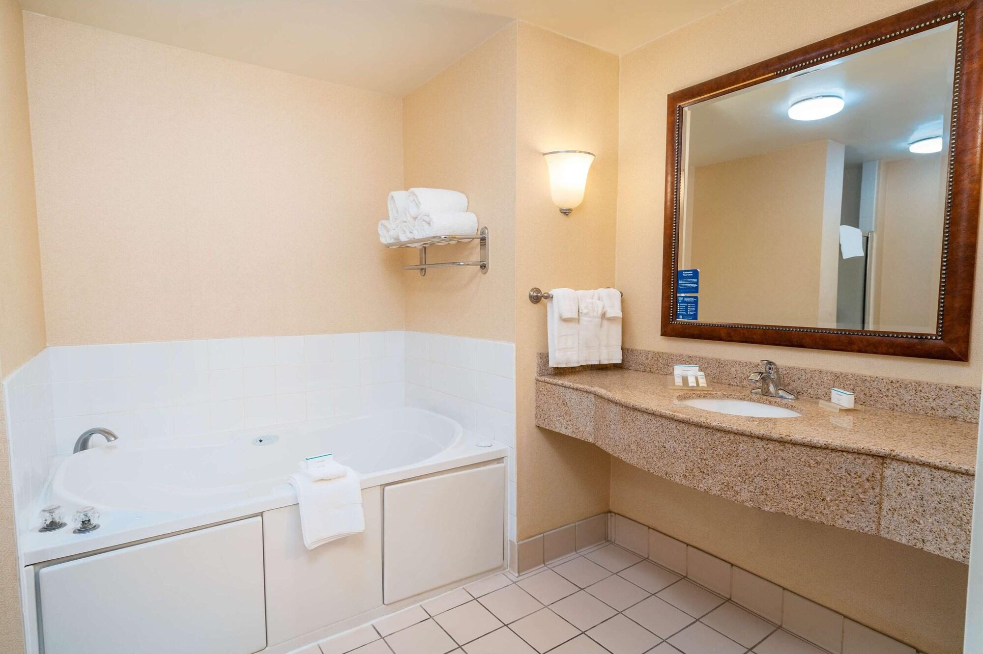 Hilton Garden Inn Ontario Ранчо-Кукамонга Экстерьер фото
